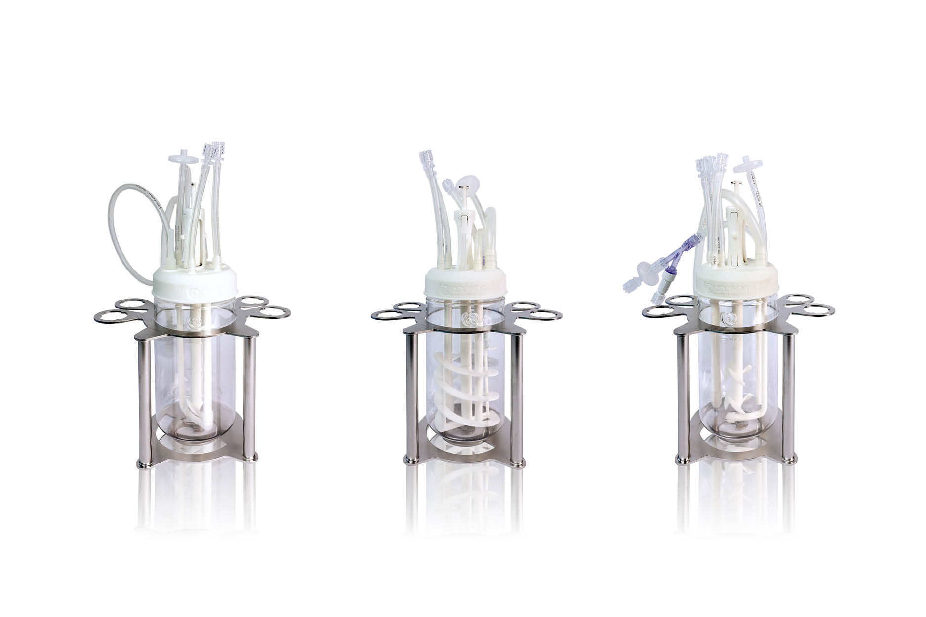 Customized single-use lab-scale bioreactors AppliFlex St with 3 different impellers and head plates Customized single-use lab-scale bioreactors AppliFlex St with 3 different impellers and head plates