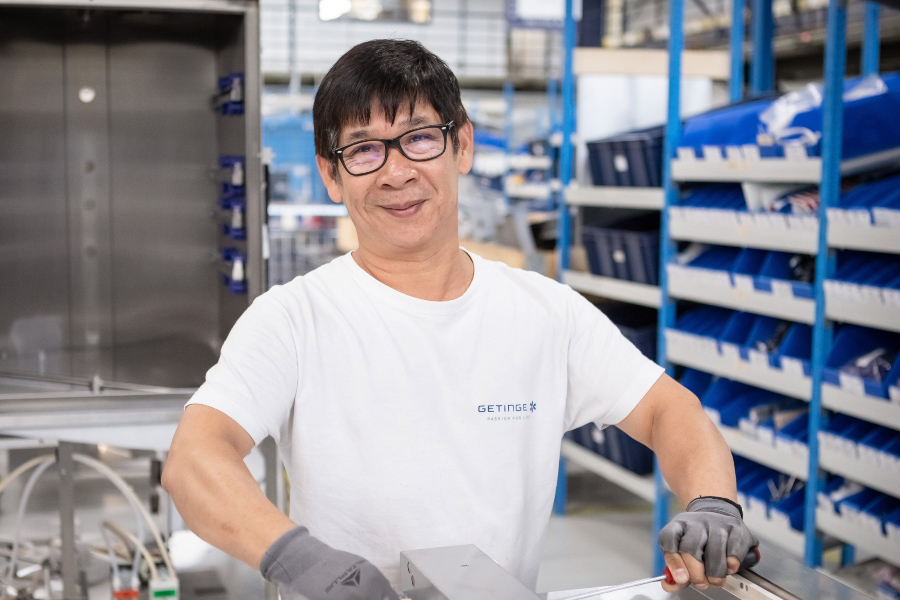 Employee smiling Employee smiling