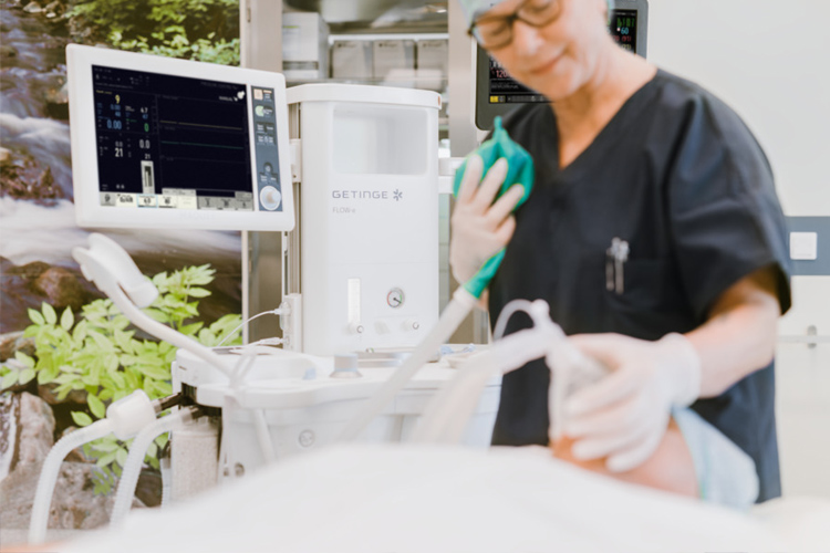Nurse monitoring Nurse monitoring