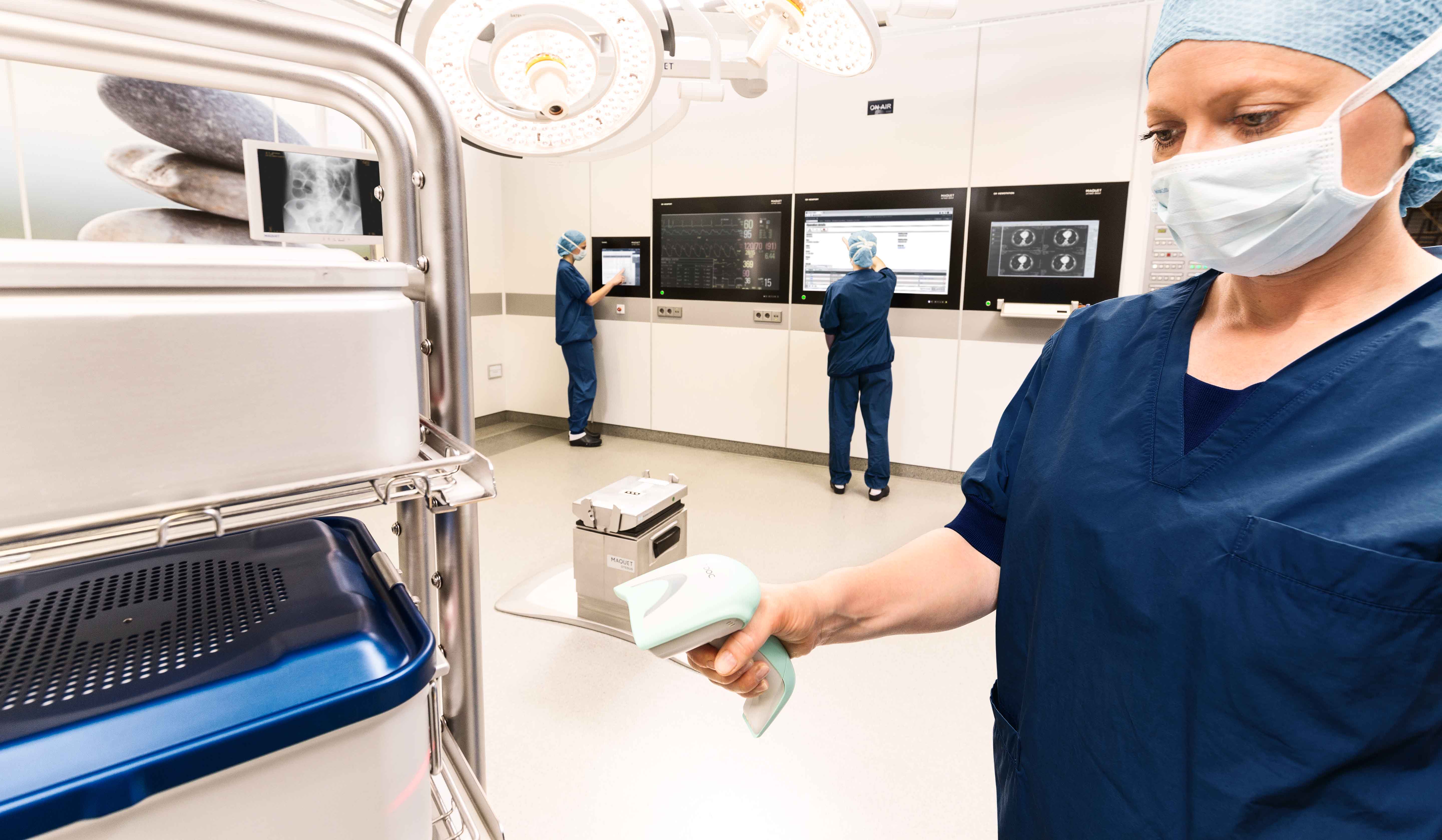 OR nurse registers surgical case cart in T-DOC sterile goods management solution