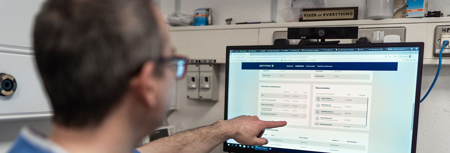 Doctor pointing the computer screen