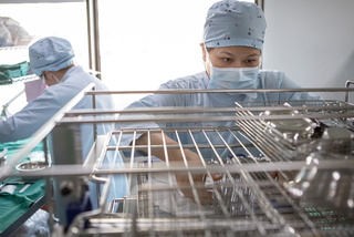 Selecting a washer-disinfector
