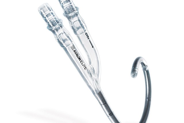 Avalon Elite Bi-Caval Dual-Lumen Catheter for single-site venous vessel access during ECMO.