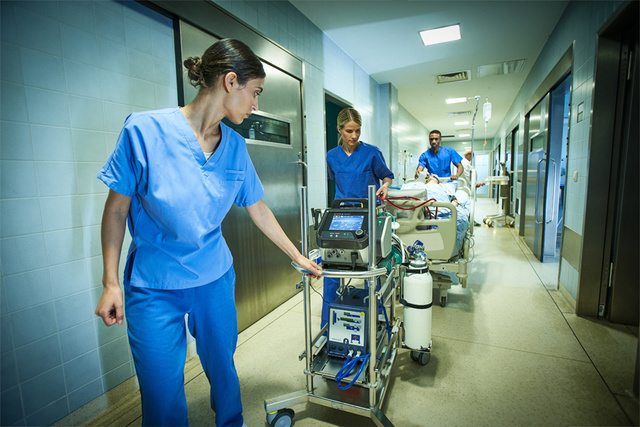 Cardiohelp II Extracorporeal Life Support on ICU