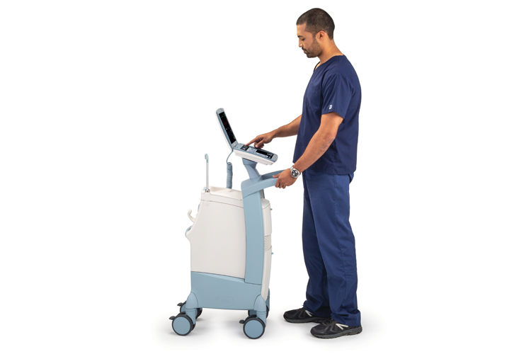 Male nurse using Cardiosave IABP Hybrid Male nurse using Cardiosave IABP Hybrid