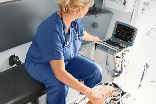 Nurse using Cardiosave IABP Rescue