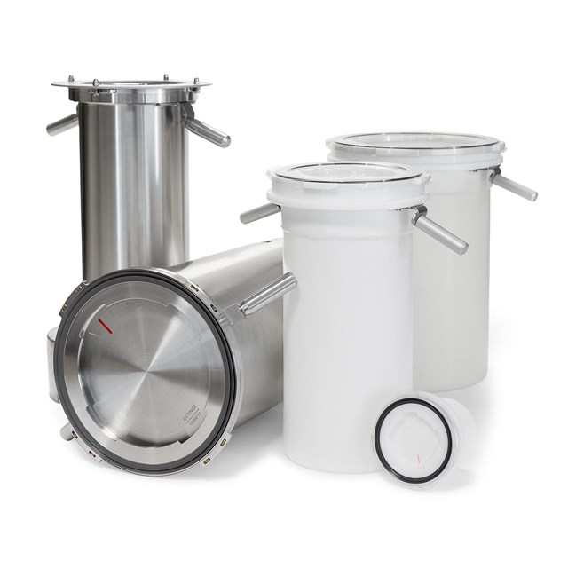 The DPTE® Beta Containers are available in stainless steel or polyethylene with various diameters and lengths.