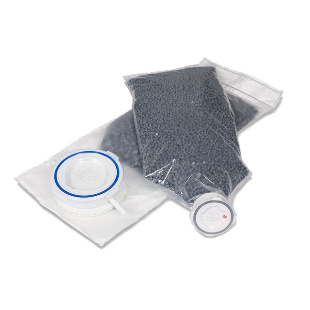 Single-use Tyvek and PE DPTE-BetaBag® filled with components