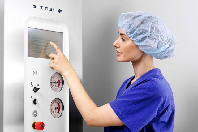 Sterilizer GSS610H and nurse