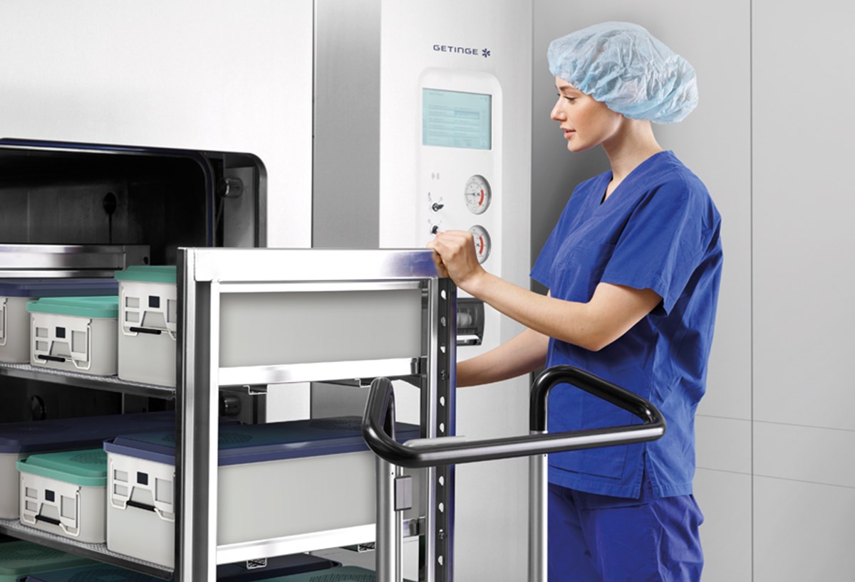 The Getinge IN2 CSSD wall system helps you to create a clean and efficient workspace for sterile reprocessing. The Getinge IN2 CSSD wall system helps you to create a clean and efficient workspace for sterile reprocessing.