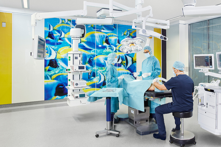 The Getinge IN2 portfolio also includes an attractive glass wall system that meets even the highest hygienic standards. The Getinge IN2 portfolio also includes an attractive glass wall system that meets even the highest hygienic standards.