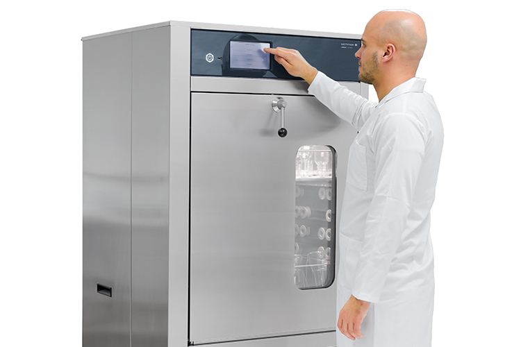 Getinge Lancer Freestanding Washer/Dryer 1400 LXP Operator starting process Getinge Lancer Freestanding Washer/Dryer 1400 LXP Operator starting process