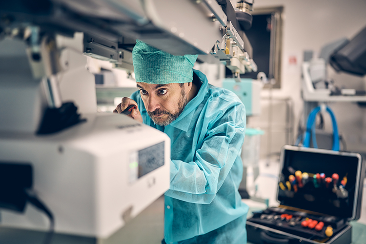 Getinge Online Biomed Service Technician doing maintenance Getinge Online Biomed Service Technician doing maintenance