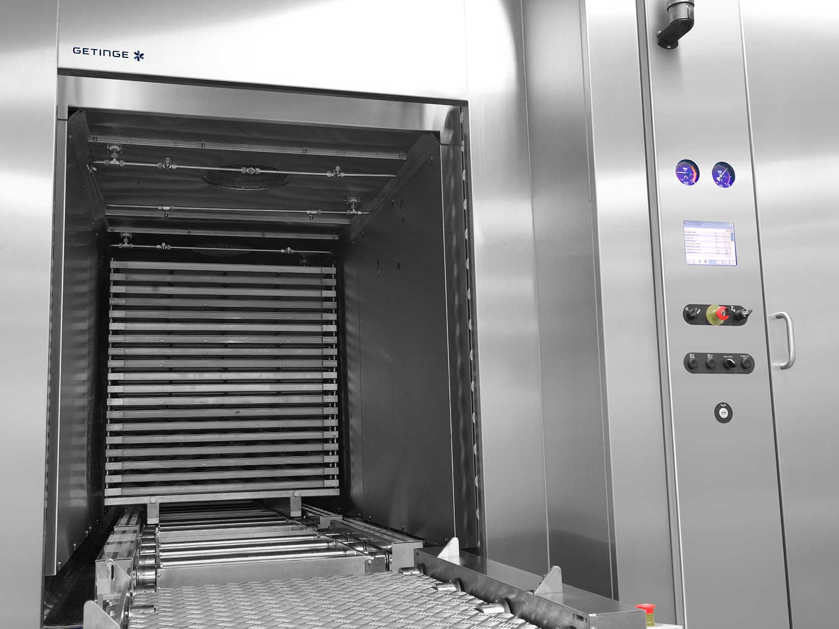 GEV Steam/Air Mixture Sterilizer loading biopharma at customer site GEV Steam/Air Mixture Sterilizer loading biopharma at customer site