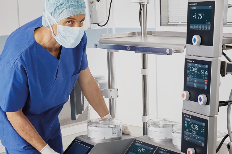 HL 40 Heart-Lung Machine in use HL 40 Heart-Lung Machine in use