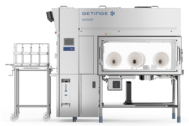 A 6-glove double workstation ISOTEST isolator with a hatch and two DPTE® Alpha rapid transfer ports