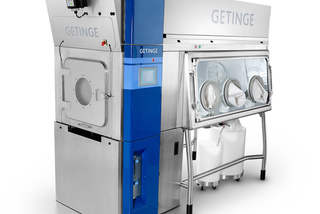 A 6-glove double workstation ISOTEST isolator with a hatch and two DPTE® Alpha rapid transfer ports