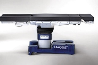 Maquet Alphamaxx surgical table modular structure allows adaptation of the table top to the patient’s body size.