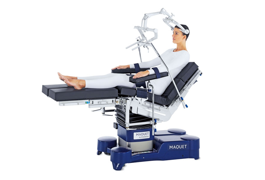 Maquet Alphamaxx OR table offers an overall load of 450 kg (990 lbs.)