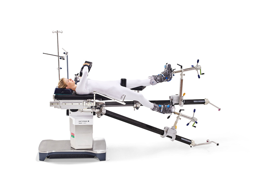 The direct anterior approach requires a complex course of leg movements. The traction bar with ball joint mimics the smooth multidirectional movement of the hip itself. This Maquet Yuno II surgical table bar is easy to operate, flexible to position, and securely locked to prevent overextension and keep the patient safe. 