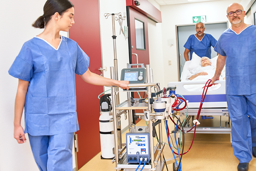 The Getinge Rotaflow II extracorporeal life support (ECLS) system for safe intra-hospital transport, easy to maneuver. The Getinge Rotaflow II extracorporeal life support (ECLS) system for safe intra-hospital transport, easy to maneuver.