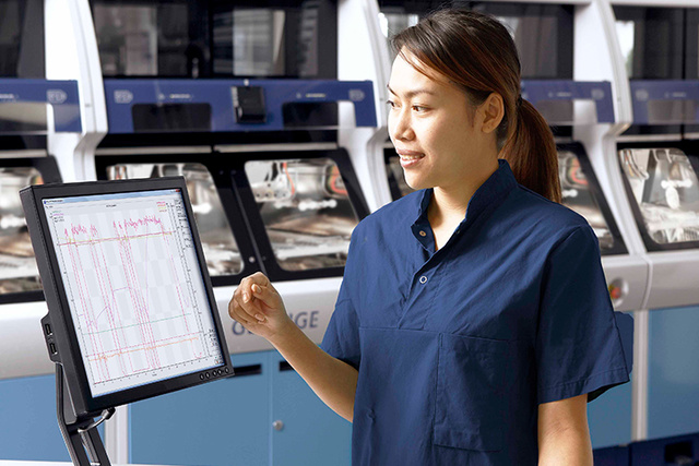 T-DOC assistant looking at datalogging graph in T-DOC Endo