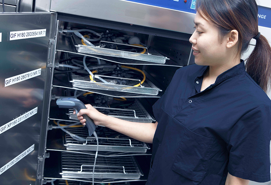 T-DOC assistant registers endoscopes into drying cabinet