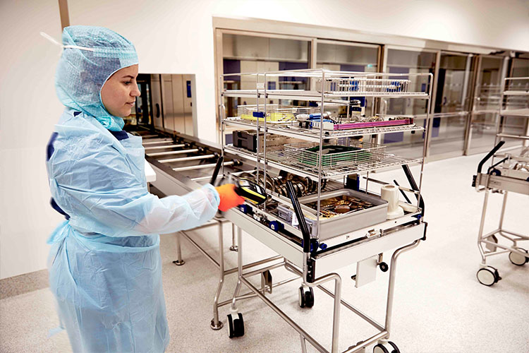 T-DOC sterile supply management T-DOC assistant scanning goods into washer