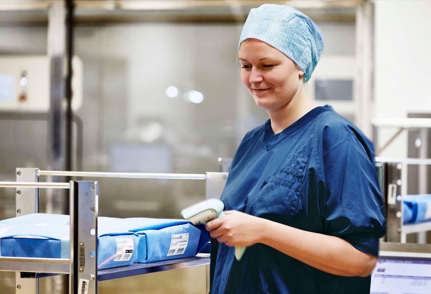 T-DOC sterile supply management T-DOC assistant scans load to getinge sterilizer