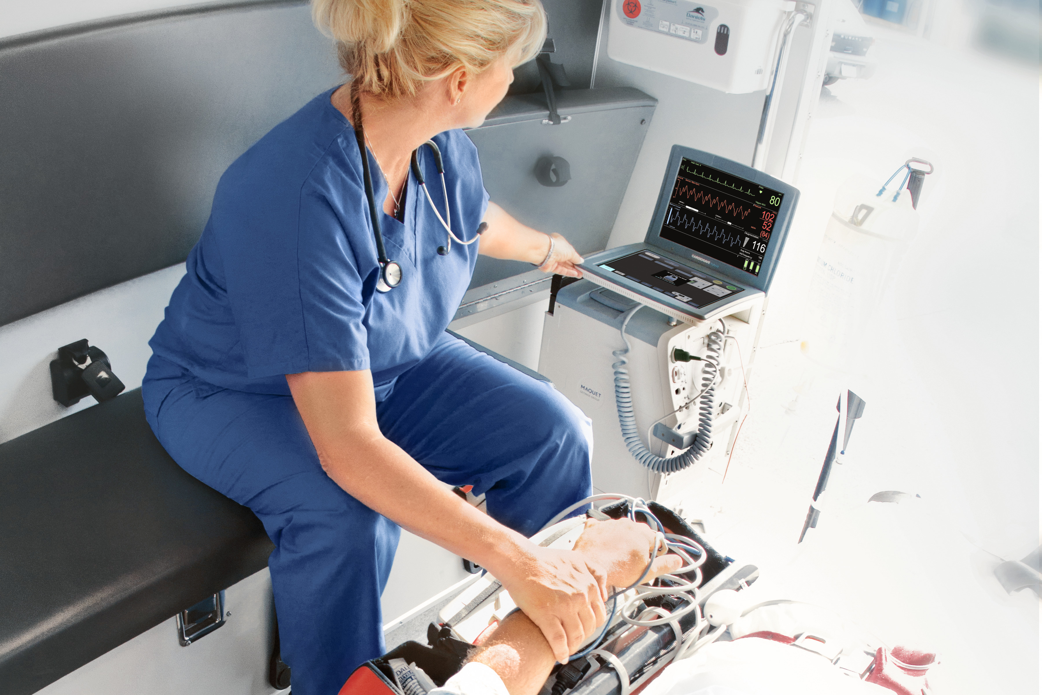 Cardiosave with patients in ambulance, transport, IABP, rescue Cardiosave with patients in ambulance, transport, IABP, rescue