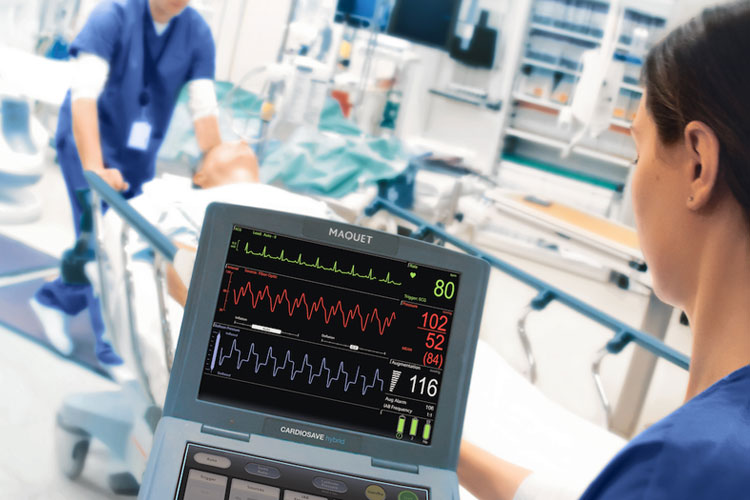 IABP Solutions Doctor with the monitoring