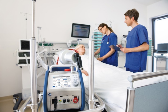 ECMO support in intensive care, Cardiohelp, Getinge