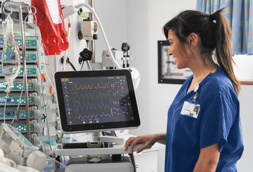 Nurse with ventilator Nurse with ventilator