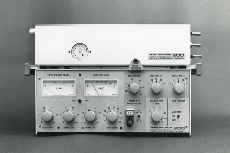 The very first Servo 900 flow-controlled mechanical ventilator with rapid Servo Control System The very first Servo 900 flow-controlled mechanical ventilator with rapid Servo Control System