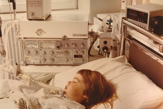 Servo 900 C mechanical ventilator and pediatric patient in bed