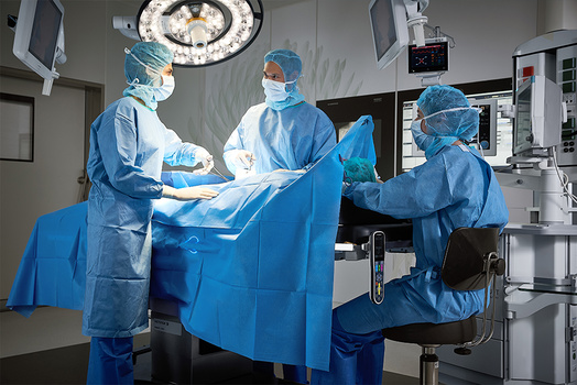 Maquet Corin in OR with 3 clinicians